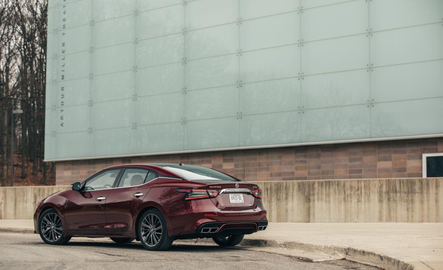  Nissan Maxima Platinum 2018 года  (фото 27 из 40)